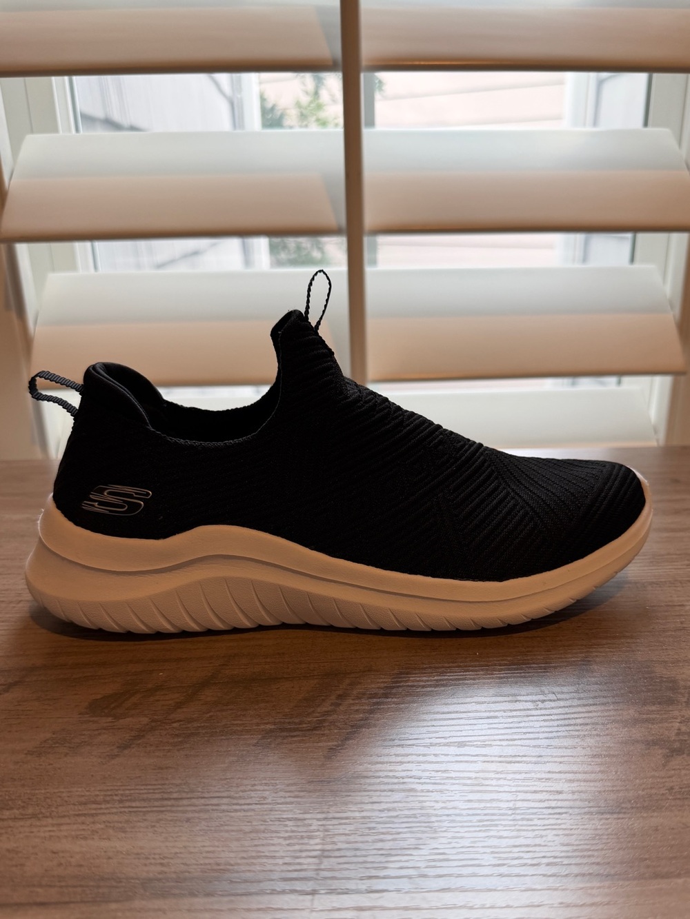 Skechers Women's Black Air Cooled Memory Foam Slip-On Shoes | Size 8.5 - Picture 4 of 10